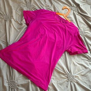 SKIMS neon orchid fits everybody top